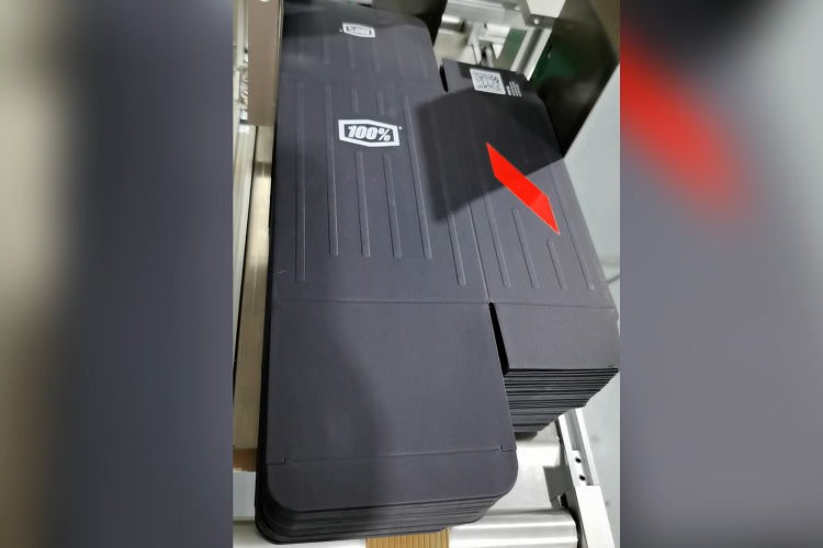 1760236515706013.png 紙盒貼標機2.png